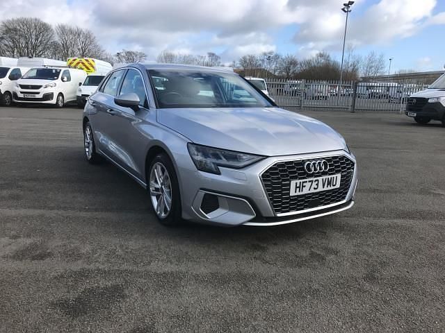 Begagnad Audi A3 Sport 150 HK (110 kW) 2023 Silver Sedan