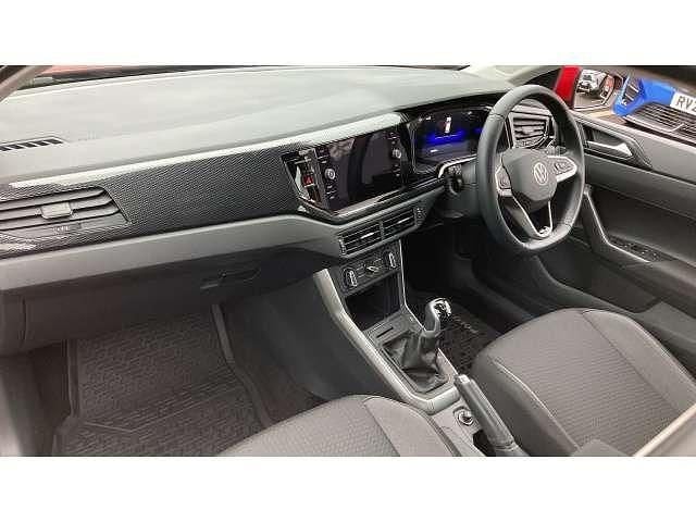 Used VW Polo Life 95 HP (69 kW) 2023 Red Hatchback