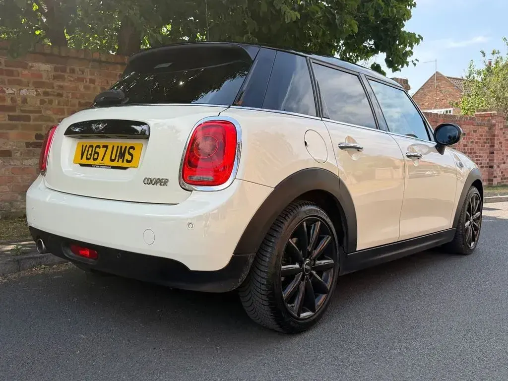 Used Mini Cooper Hatch 136 HP (100 kW) 2017 White Hatchback