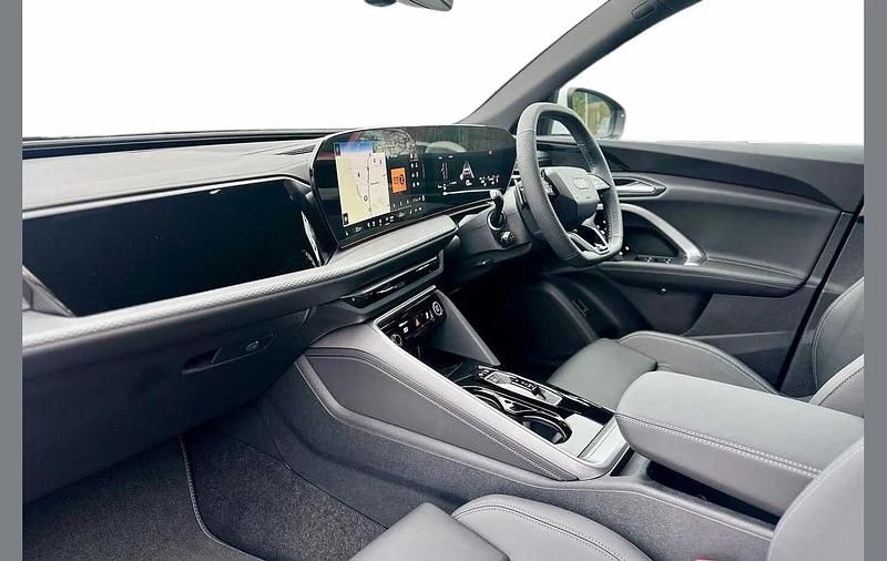 New Audi Q5 S-Line 204 HP (150 kW) 2026 White SUV