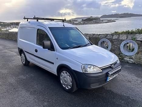 Used Vauxhall Combo 2009 White MPV