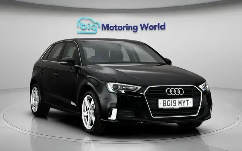 Used Audi A3 Sportback Sport 116 HP (85 kW) 2019 Black Hatchback