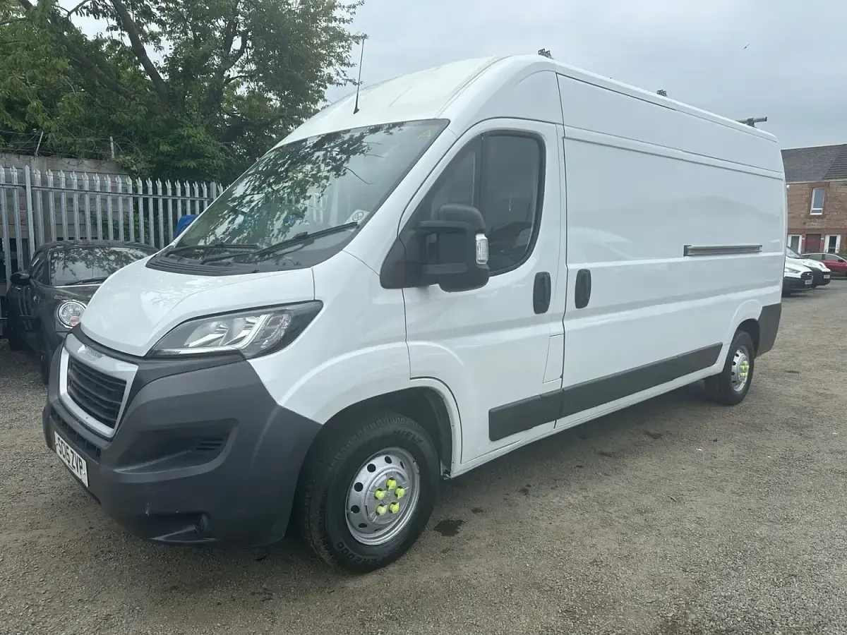 Used Peugeot Boxer 130 HP (95 kW) 2015 White Van