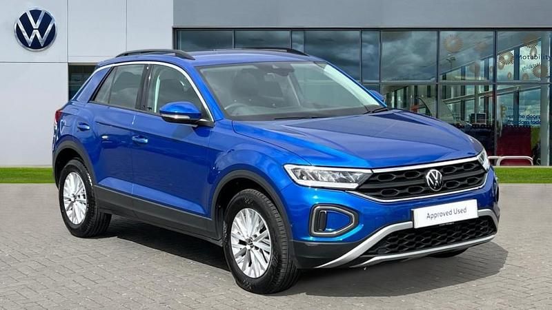 Used VW T-Roc Life 150 HP (110 kW) 2023 Ravenna blue metallic SUV