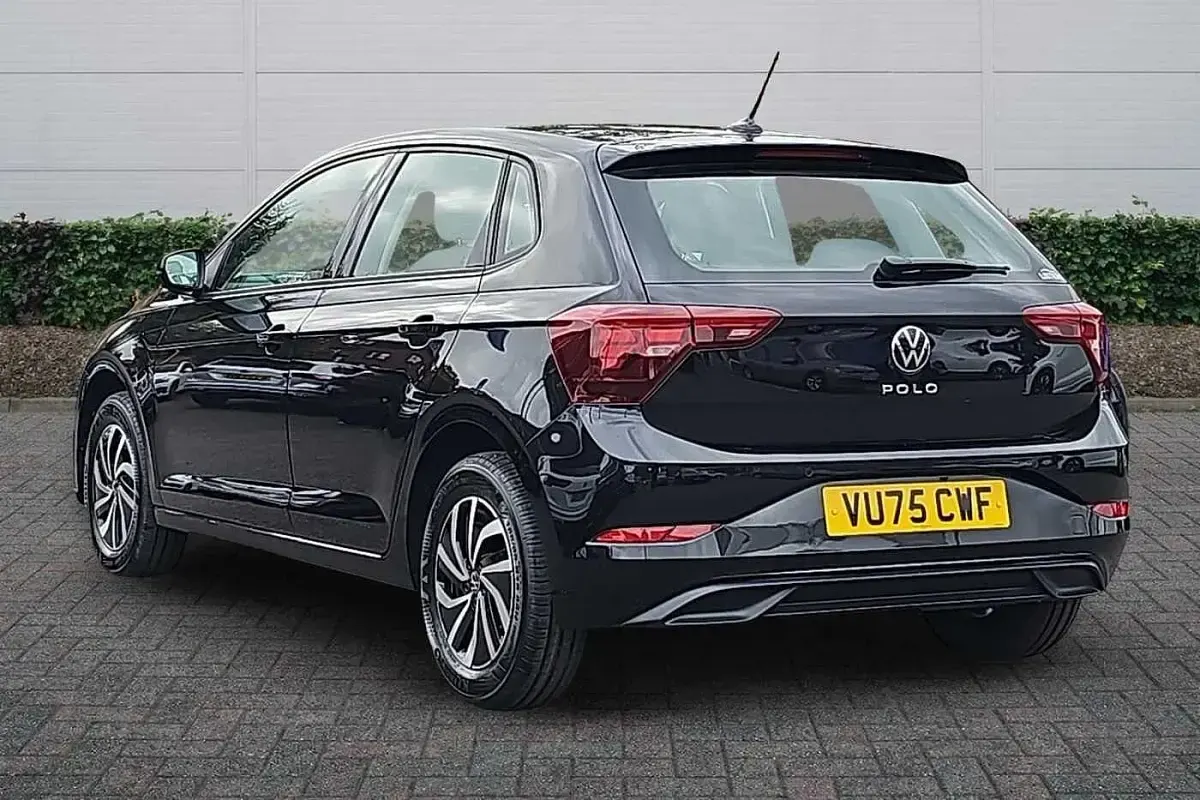 Used VW Polo Life 95 HP (69 kW) 2025 Deep black Hatchback