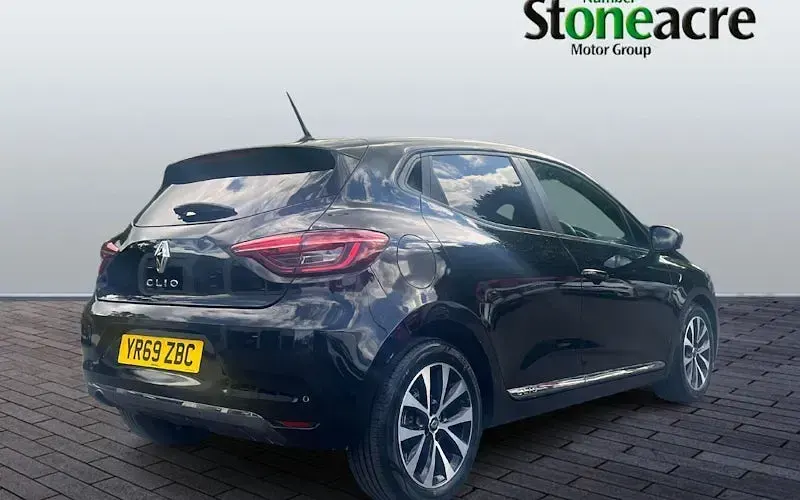 Used Renault Clio Iconic 101 HP (74 kW) 2019 Black Hatchback