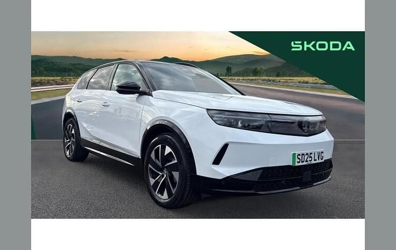 Used Vauxhall Grandland 156 kW (213 HP) 2025 White SUV