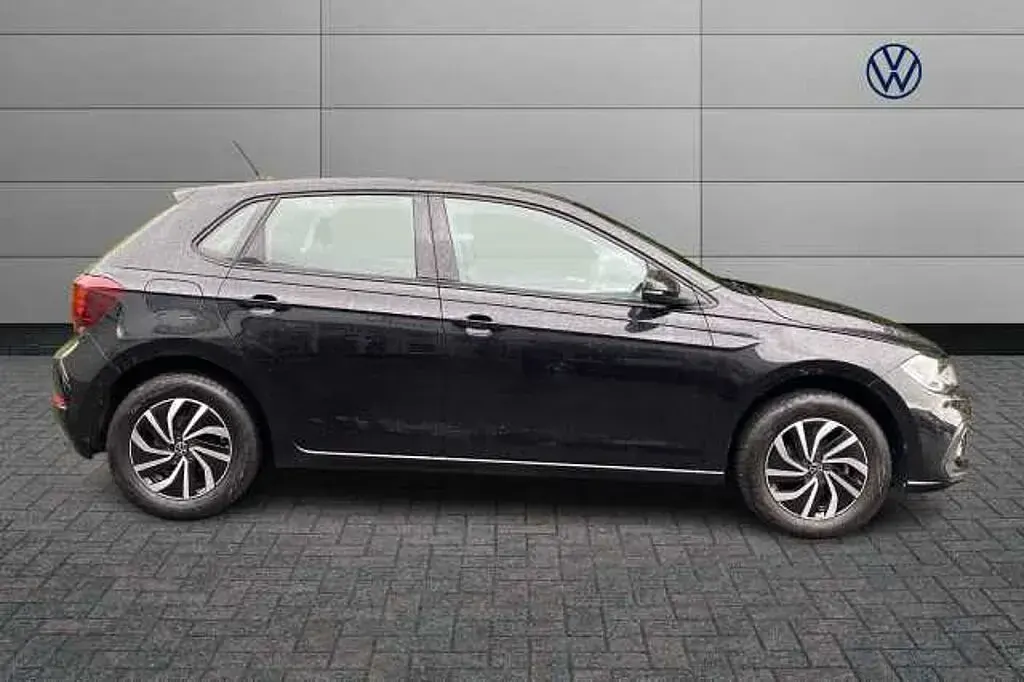 Used VW Polo Life 95 HP (69 kW) 2024 Black Hatchback