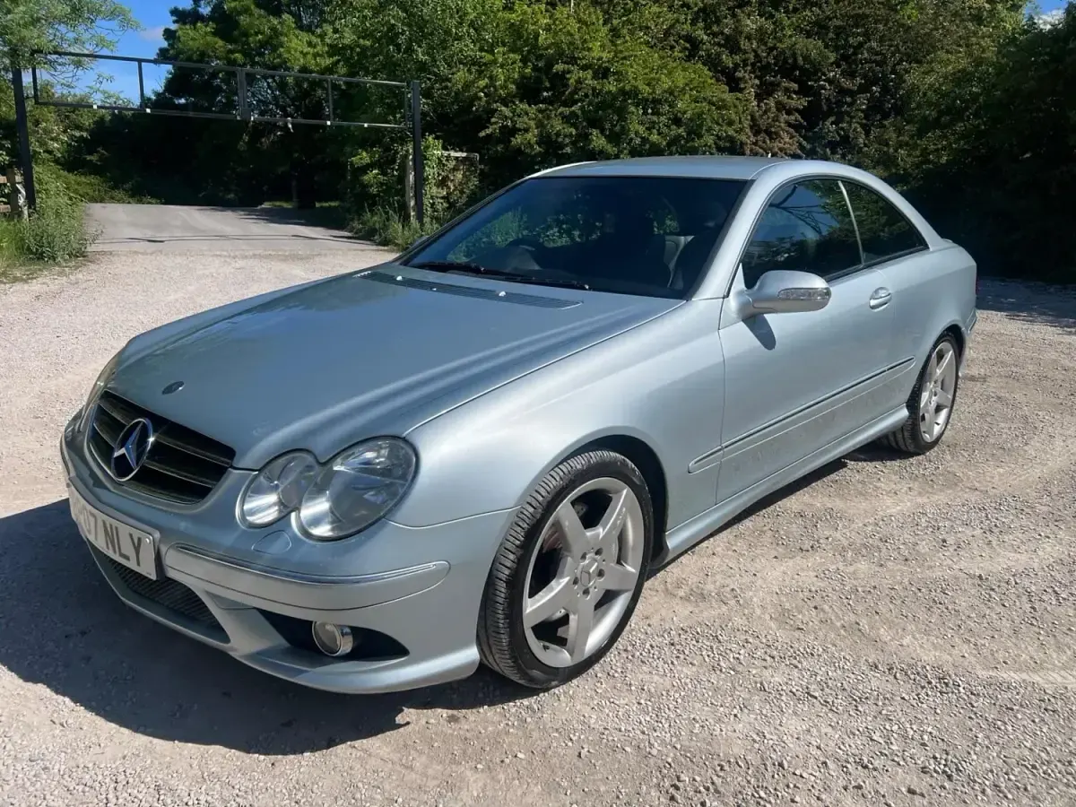 Usado Mercedes CLK220 2007 Prateado Coupé