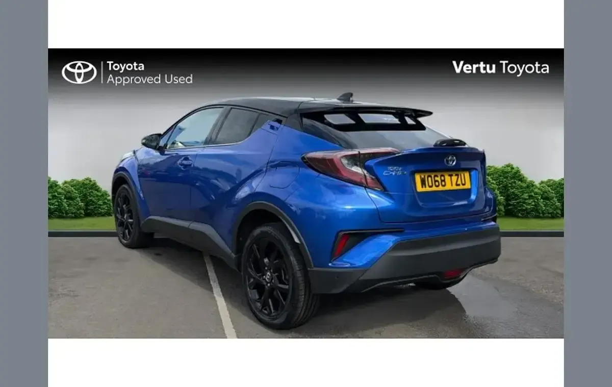 Used Toyota C-HR 116 HP (85 kW) 2019 Nebula blue bitone SUV