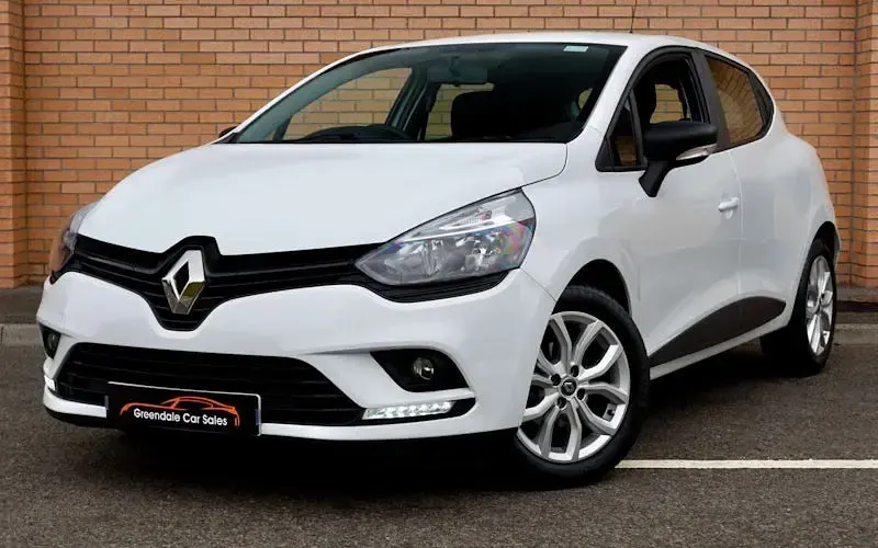 Used Renault Clio Play 75 HP (55 kW) 2018 Hatchback