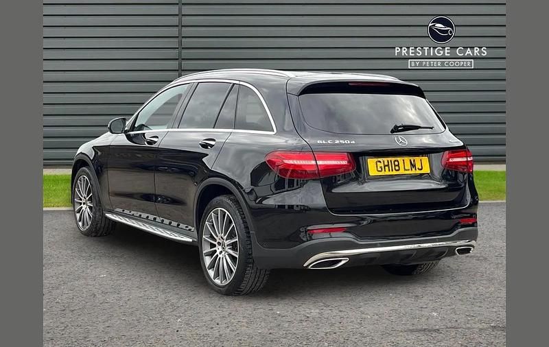 Usado Mercedes GLC250 AMG Line Premium 204 HP (150 kW) 2018 Preto SUV