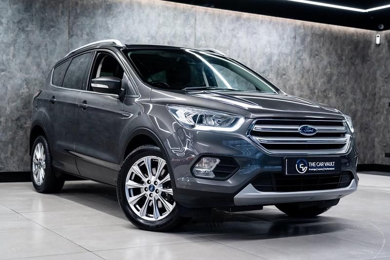 Used Ford Kuga Titanium 150 HP (110 kW) 2019 Grey SUV