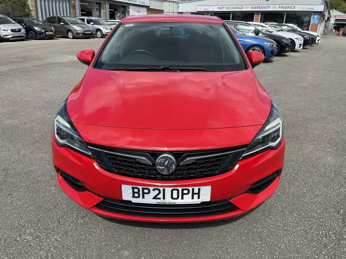 Used Vauxhall Astra Business Edition 105 HP (77 kW) 2021 Red Hatchback