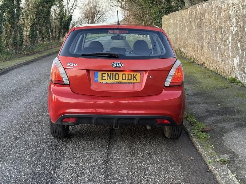 Used Kia Rio 95 HP (69 kW) 2010 Red Hatchback