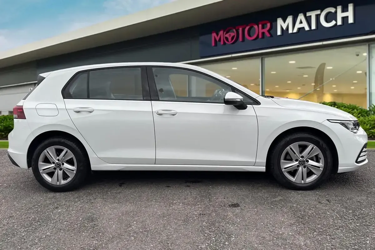 Używany VW Golf VIII S 2023 Biały Hatchback