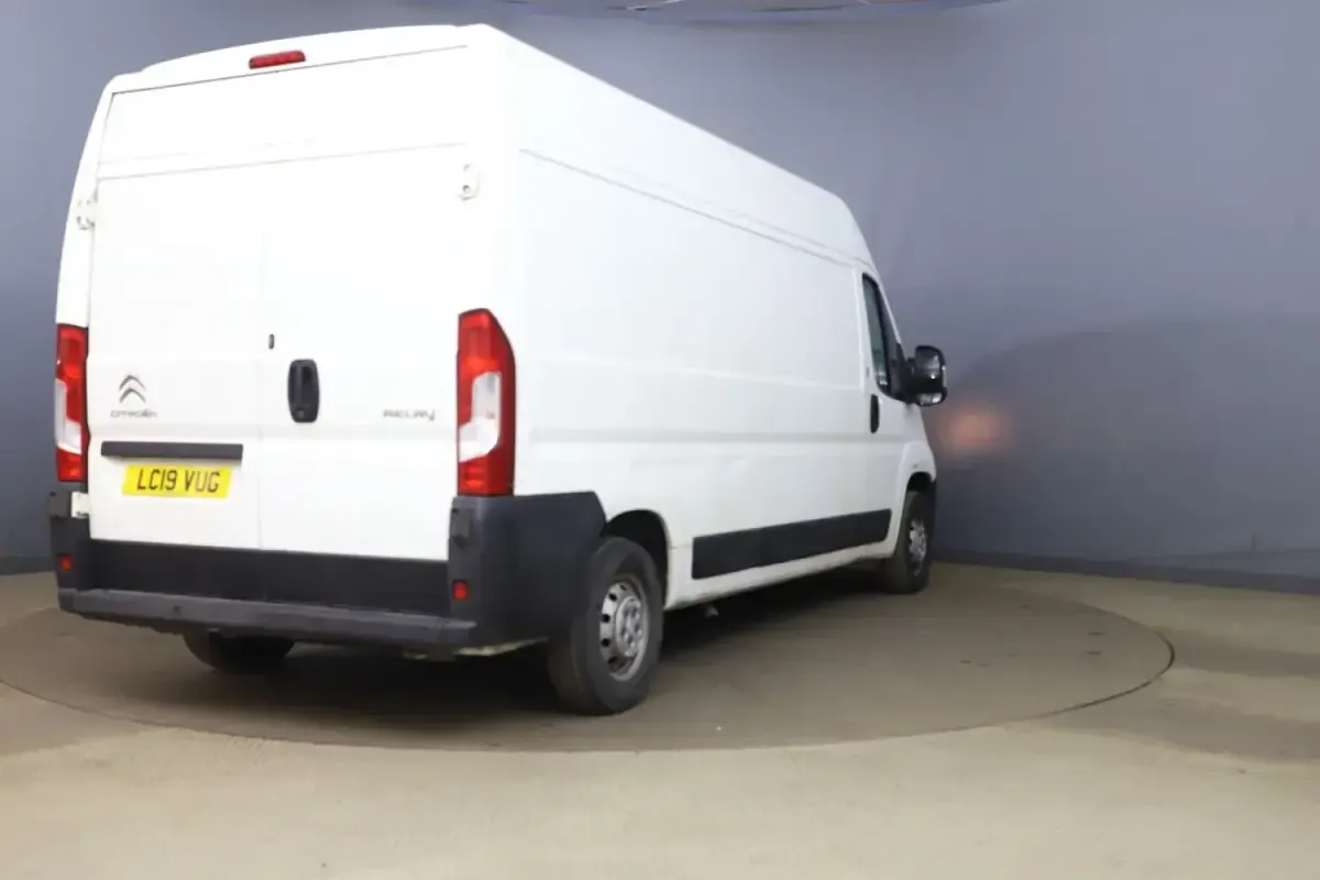 Second-hand Citroën Relay 130 CP (95 kW) 2019 Alb Van
