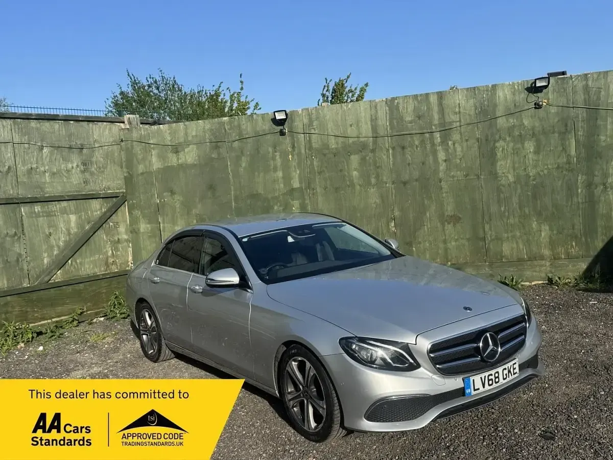 Begagnad Mercedes E220 SE 194 HK (142 kW) 2018 Silver Sedan
