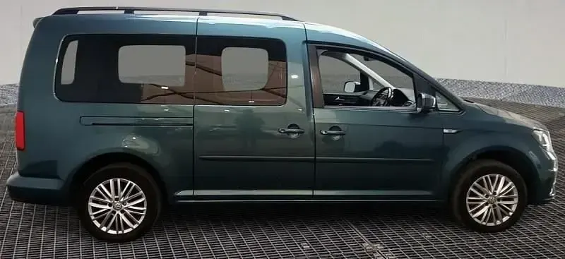Used VW Caddy Maxi S 102 HP (75 kW) 2019 Green MPV