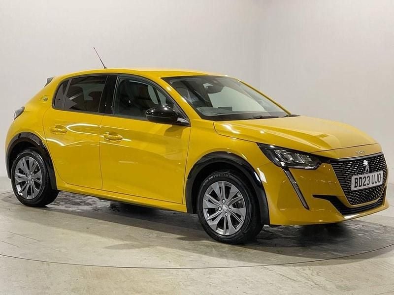 Used Peugeot e-208 Allure+ 100 kW (136 HP) 2023 Yellow Hatchback
