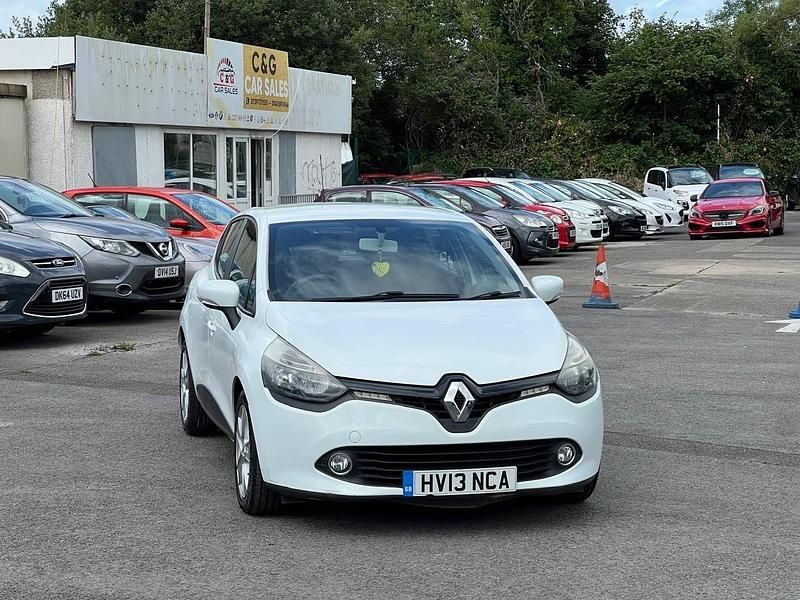 White Used 2013 Renault Clio IV Expression+ Hatchback | £2,995 (Fair price) - Image 1/4