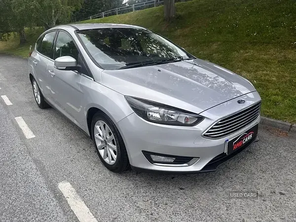 Used Ford Focus Titanium 125 HP (91 kW) 2015 Silver Hatchback