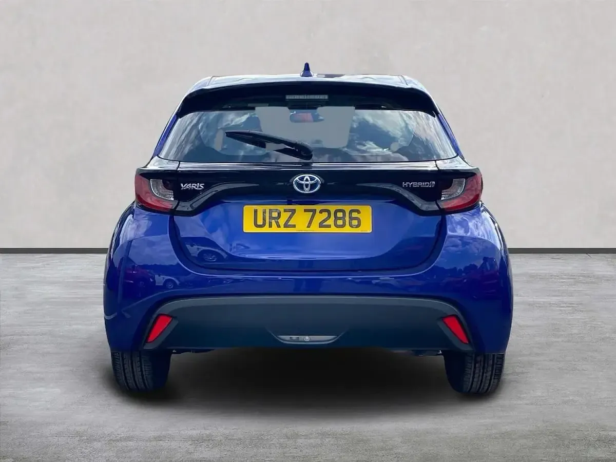 Used Toyota Yaris 116 HP (85 kW) 2023 Blue Hatchback