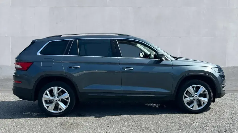Used Skoda Kodiaq SE L 190 HP (139 kW) 2020 Scale silver metallic SUV