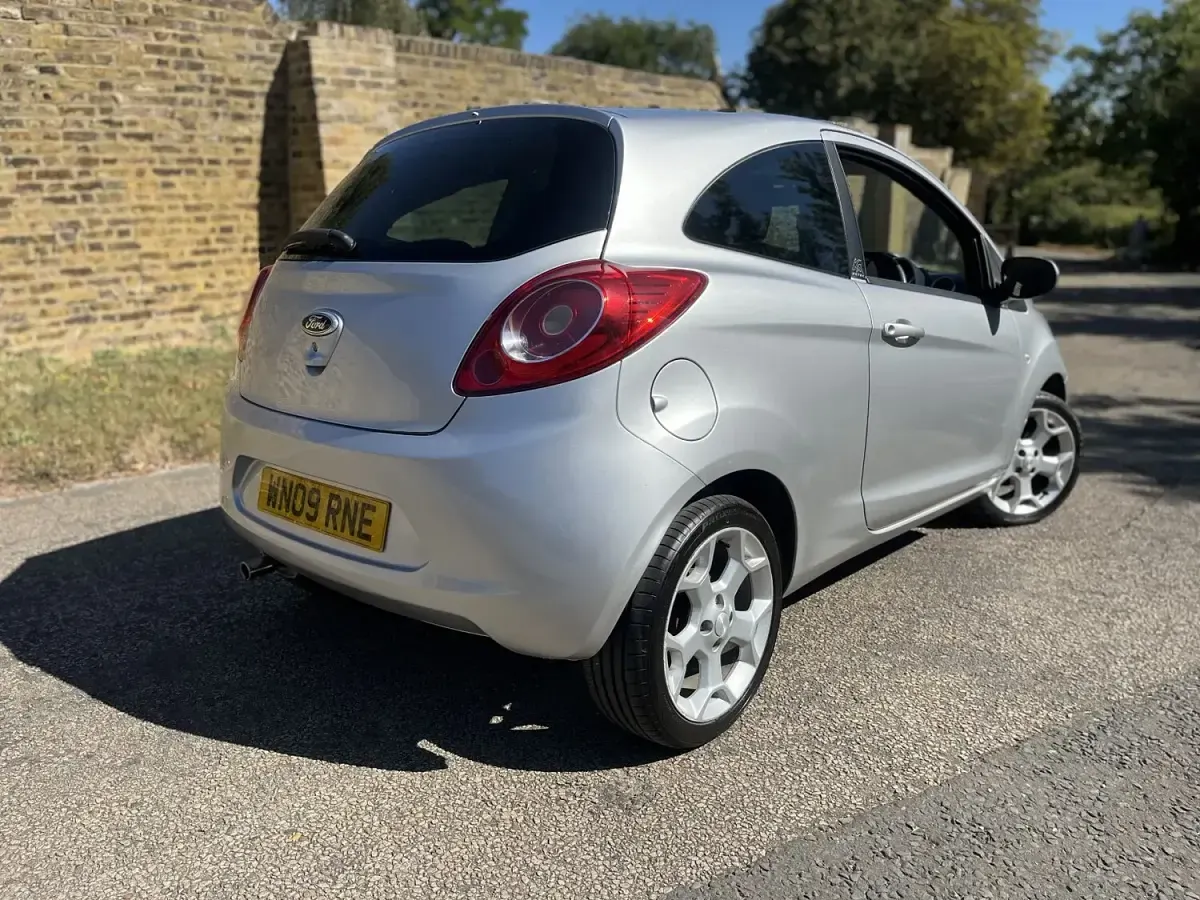 Used Ford Ka Zetec 69 HP (50 kW) 2009 Silver Hatchback