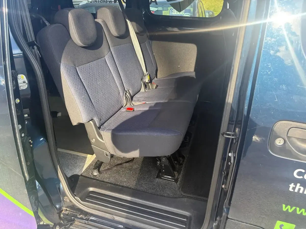 Used Nissan NV200 SE 89 HP (65 kW) 2012 Blue MPV