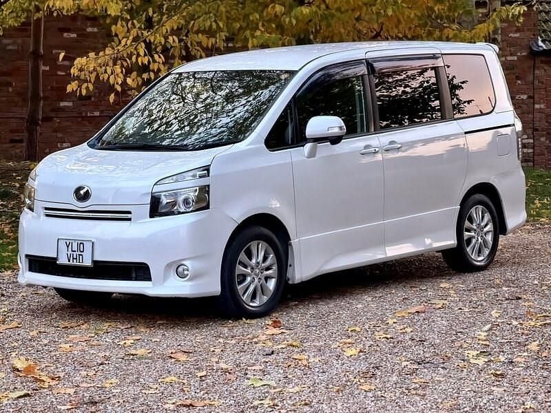 White Used 2022 Toyota Voxy MPV | £6,995 - Image 1/4