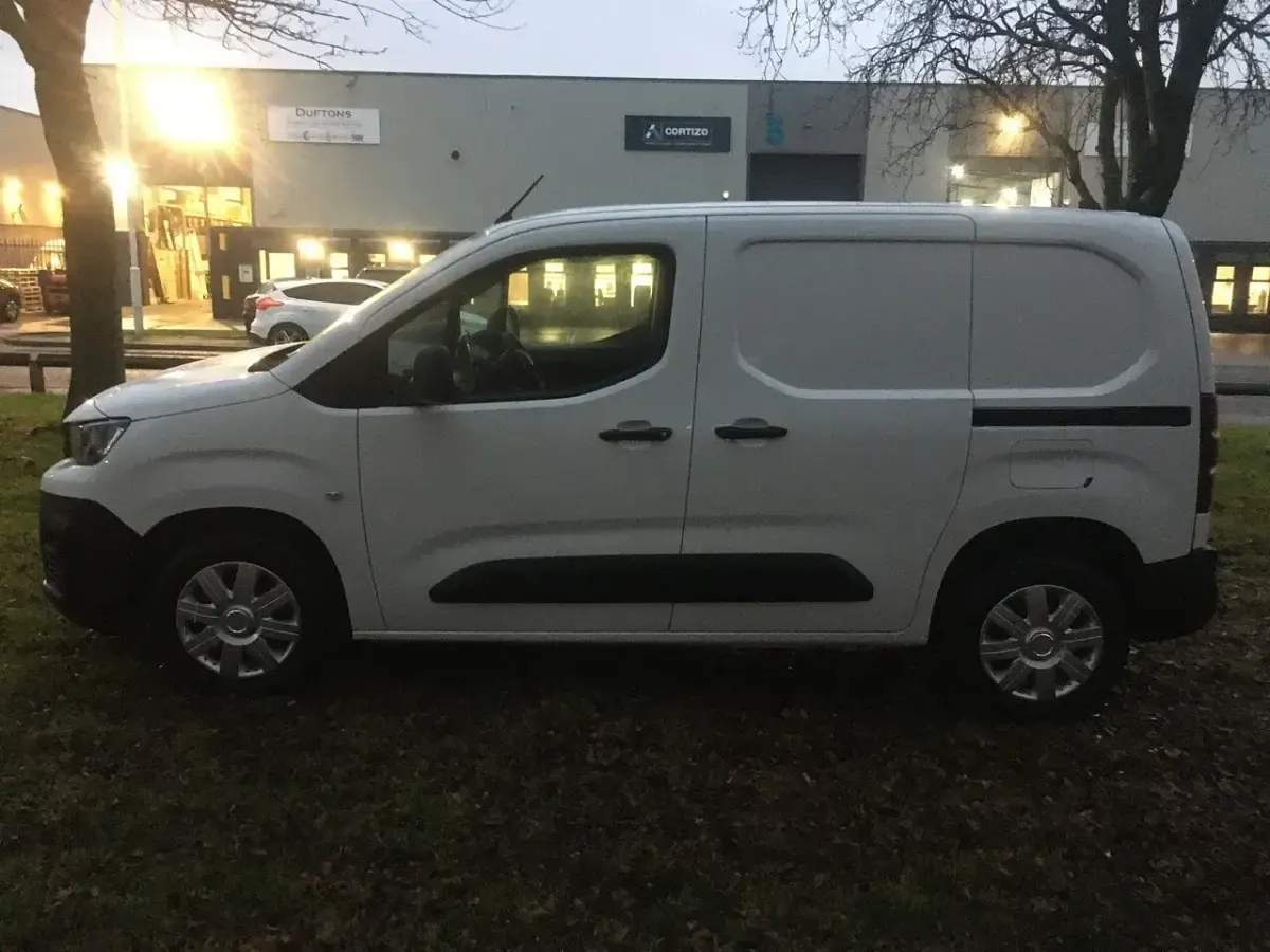 Used Peugeot Partner 131 HP (96 kW) 2019 White MPV