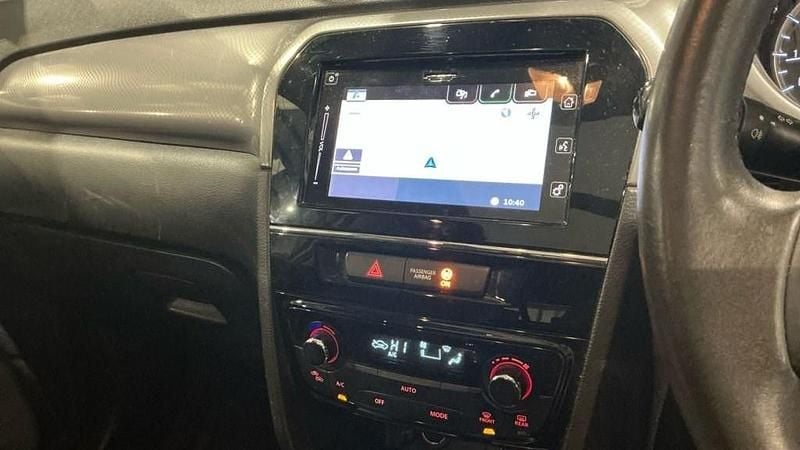 Used Suzuki Vitara SZ5 120 HP (88 kW) 2018 White SUV