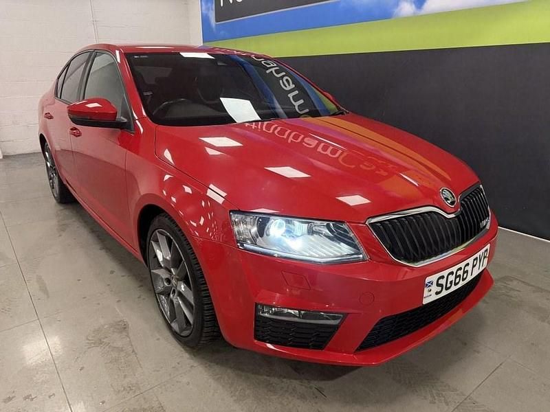 Used Skoda Octavia vRS 184 HP (135 kW) 2016 Red Hatchback