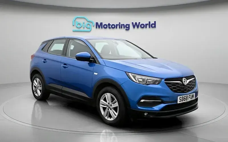 Used Vauxhall Grandland X S 131 HP (96 kW) 2019 Blue SUV