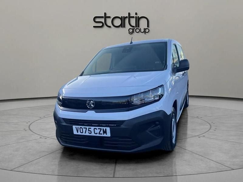 Used Vauxhall Combo 129 HP (94 kW) 2025 White Van