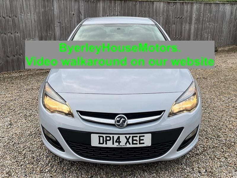 Used Vauxhall Astra Design Edition 115 HP (84 kW) 2014 Grey Hatchback