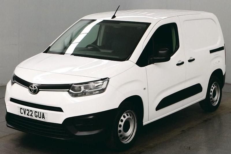 Used Toyota Proace Active 100 HP (73 kW) 2022 White MPV
