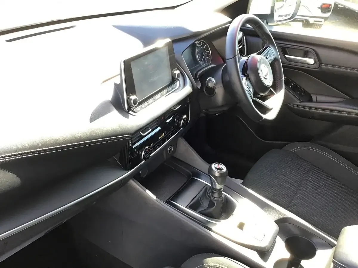 Used Nissan Qashqai Acenta Premium 140 HP (102 kW) 2023 White SUV
