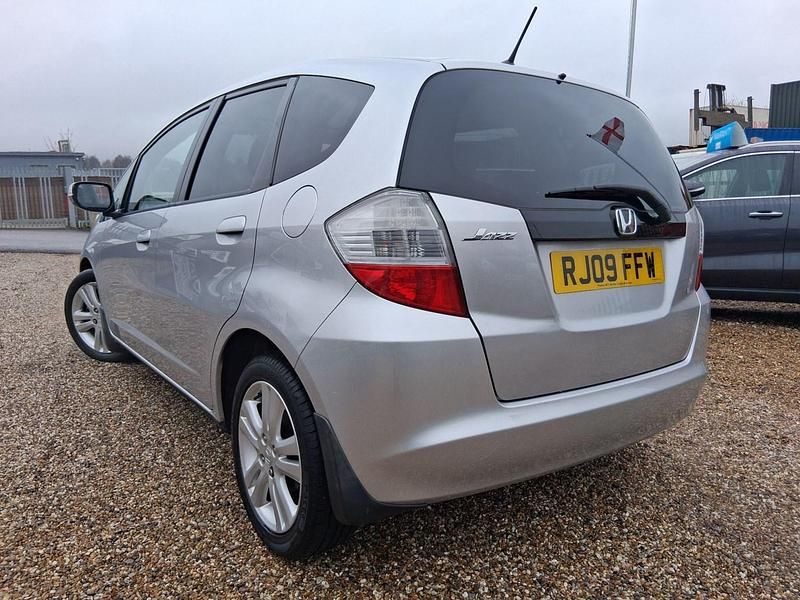 Used Honda Jazz EX 100 HP (73 kW) 2009 Silver Hatchback