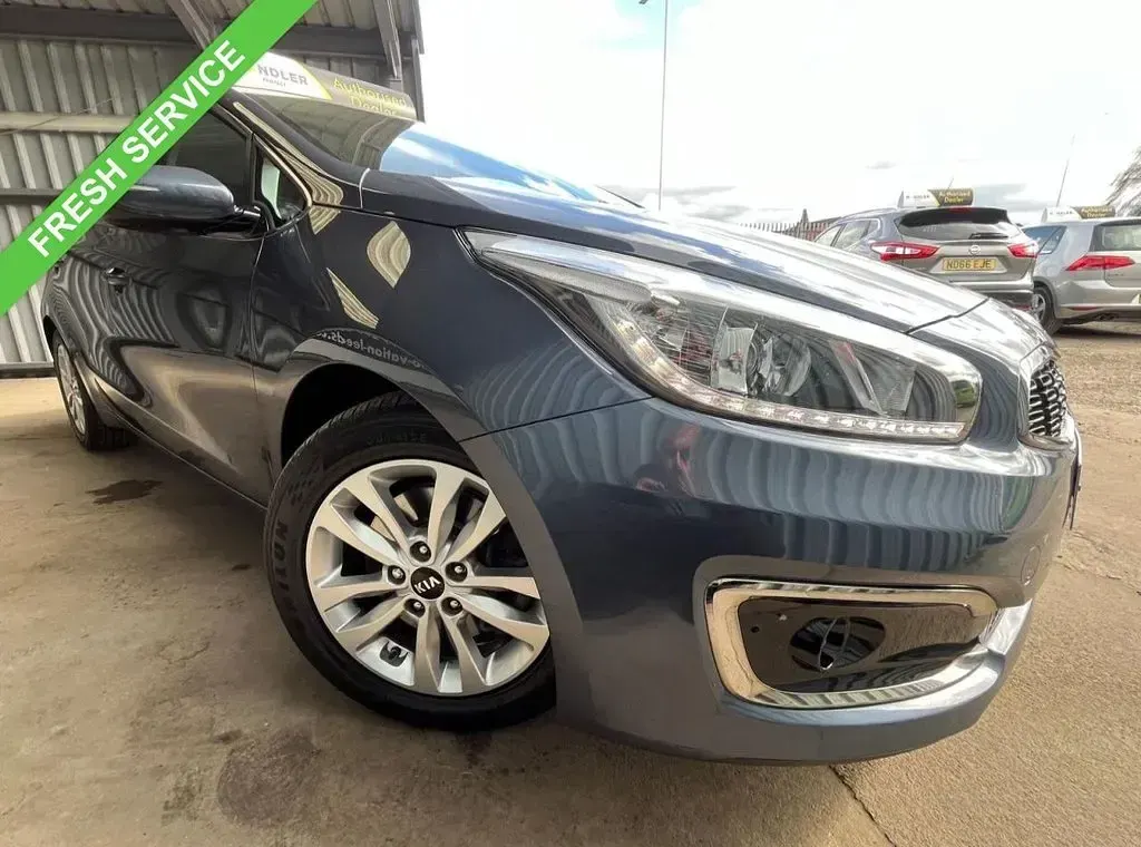 Used Kia Ceed 134 HP (98 kW) 2015 Blue Hatchback