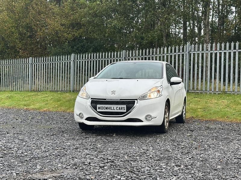 White Used 2014 Peugeot 208 Active Hatchback | £2,500 (Fair price) - Image 1/4