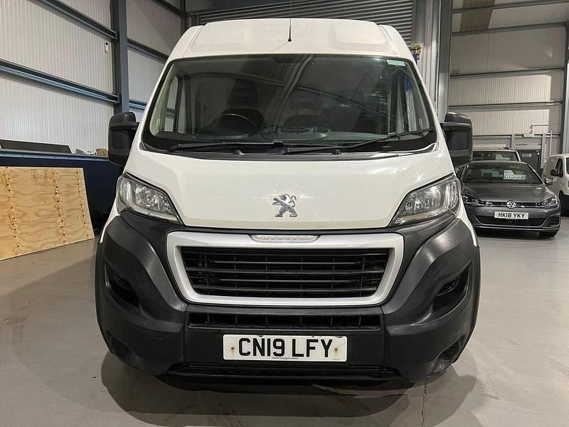 White Used 2019 Peugeot Boxer Van | £8,990 (Good price) - Image 1/3