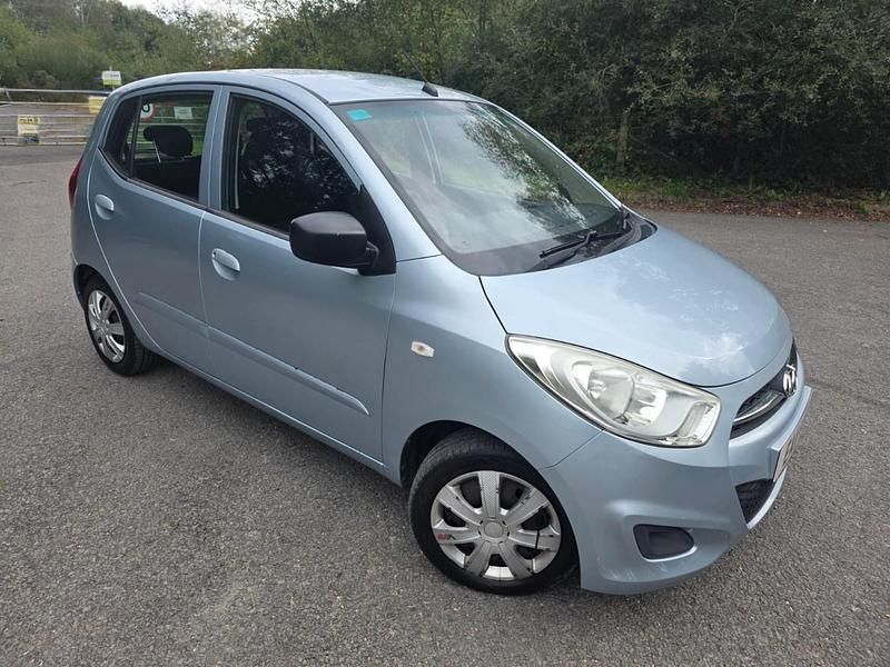 Silver Used 2011 Hyundai i10 Classic Hatchback | £1,695 (Good price) - Image 1/4