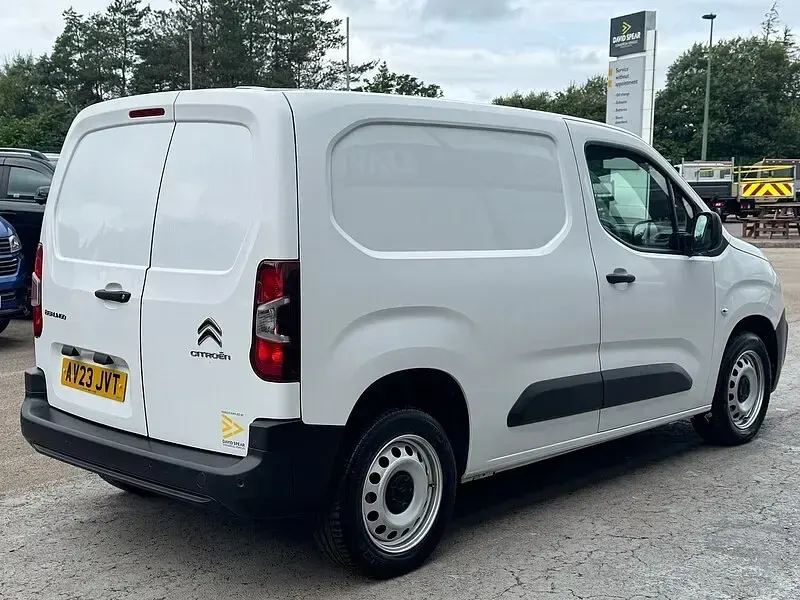 Used Citroën Berlingo 100 HP (73 kW) 2023 White MPV