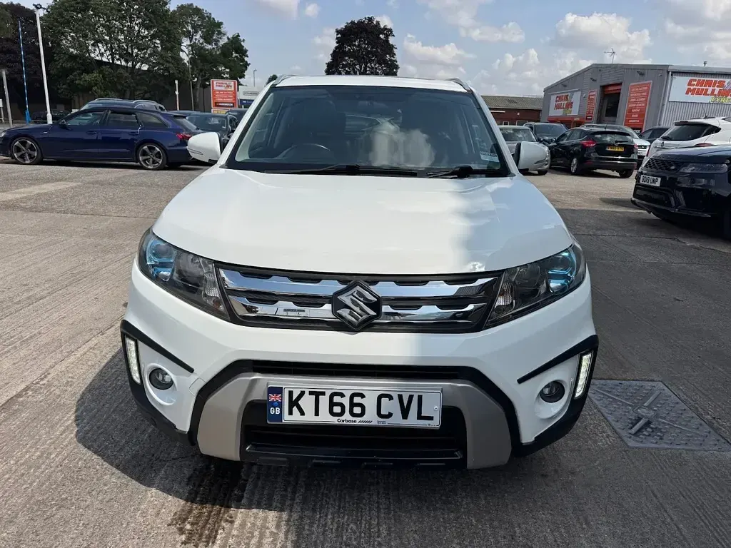 Used Suzuki Vitara SZ5 120 HP (88 kW) 2017 Superior white SUV