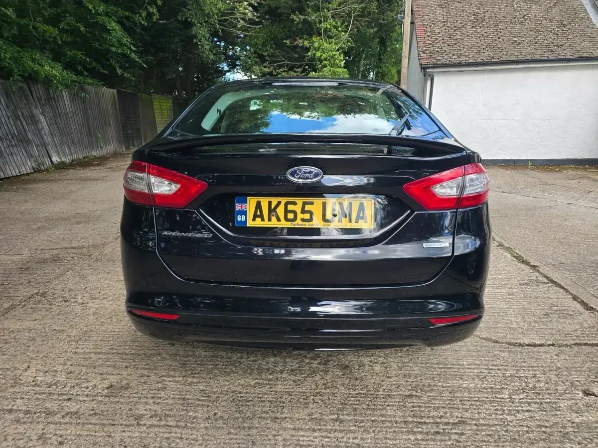 Used Ford Mondeo Titanium 160 HP (117 kW) 2015 Black Hatchback
