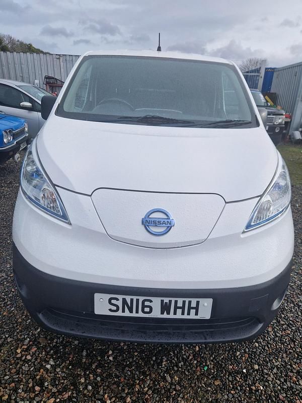 Usado Nissan e-NV200 Acenta 80 kW (109 HP) 2016 Branco Monovolume