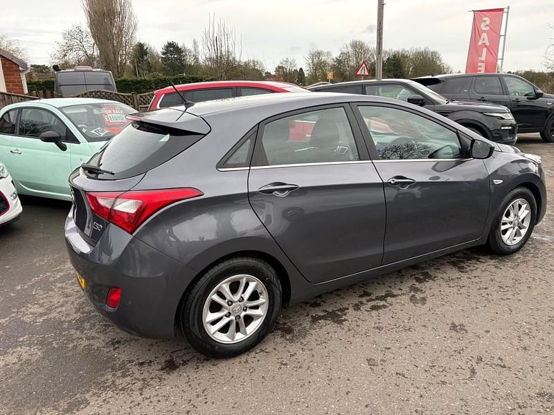 Used Hyundai i30 SE 110 HP (80 kW) 2015 Grey Hatchback