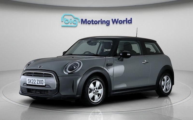 Usado Mini Cooper Classic 136 HP (100 kW) 2022 Cinzento Citadino